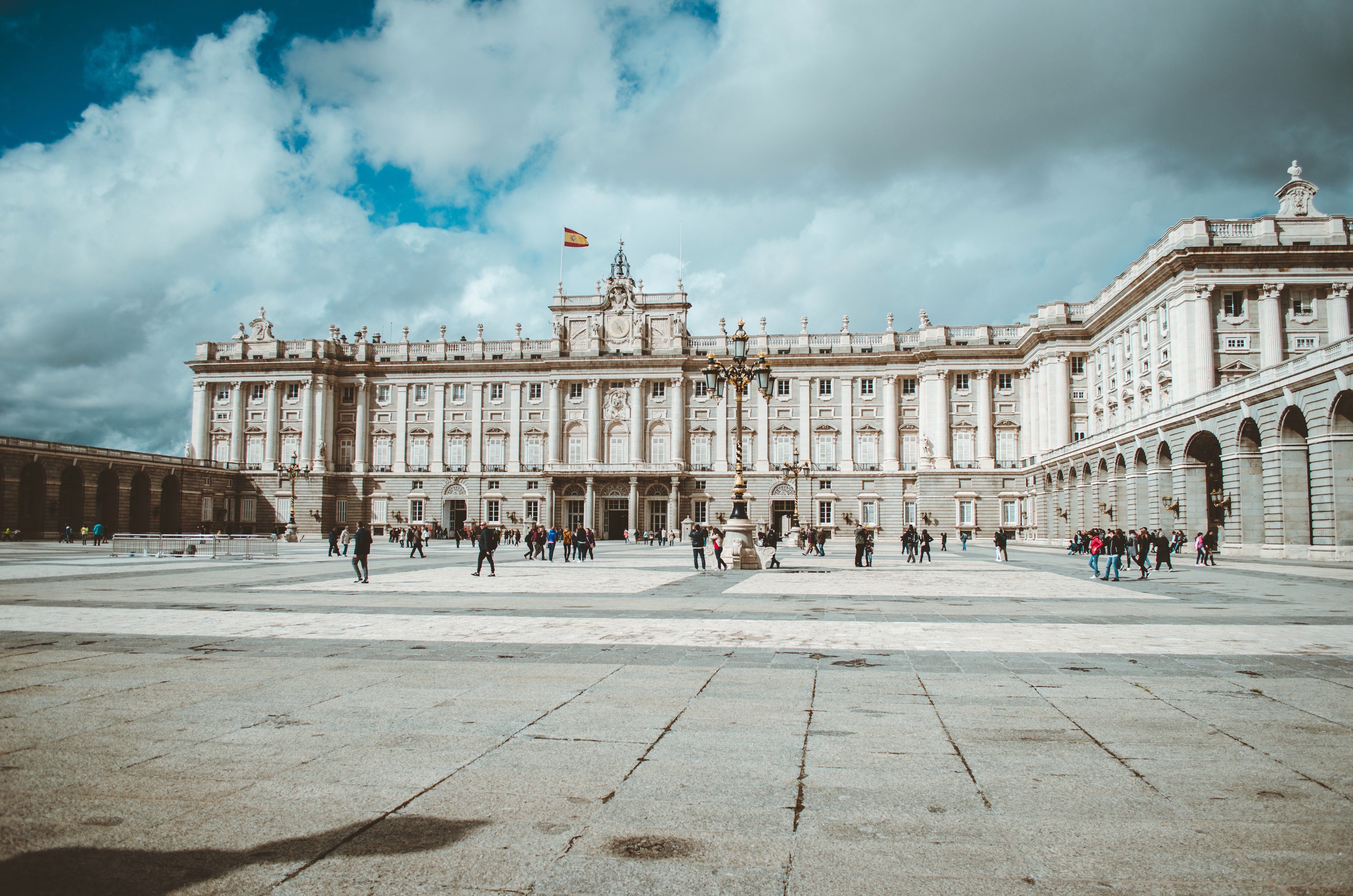 one day in madrid Palacio Real Madrid yard