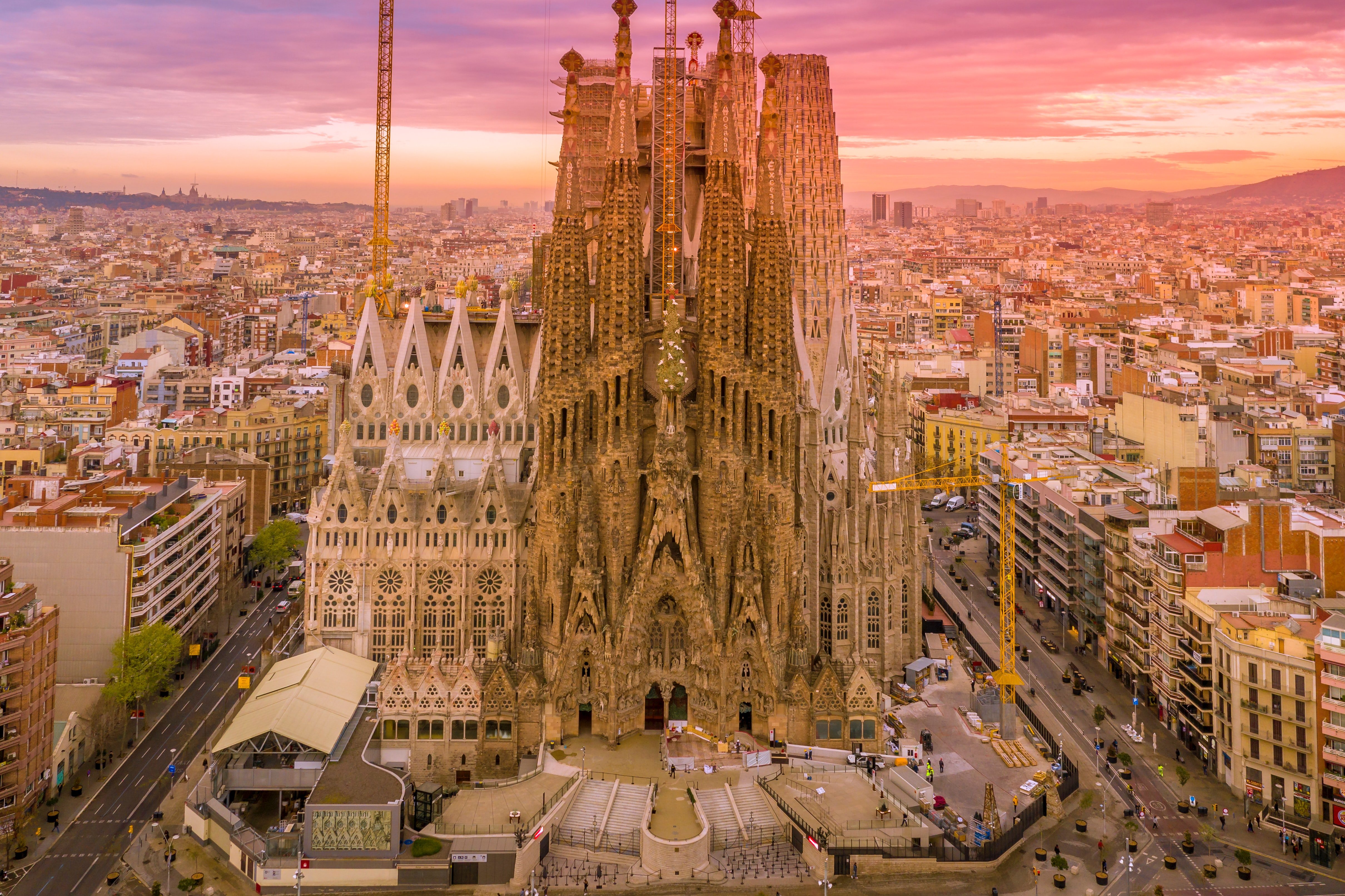 sagrada familia 2 days in Barcelona