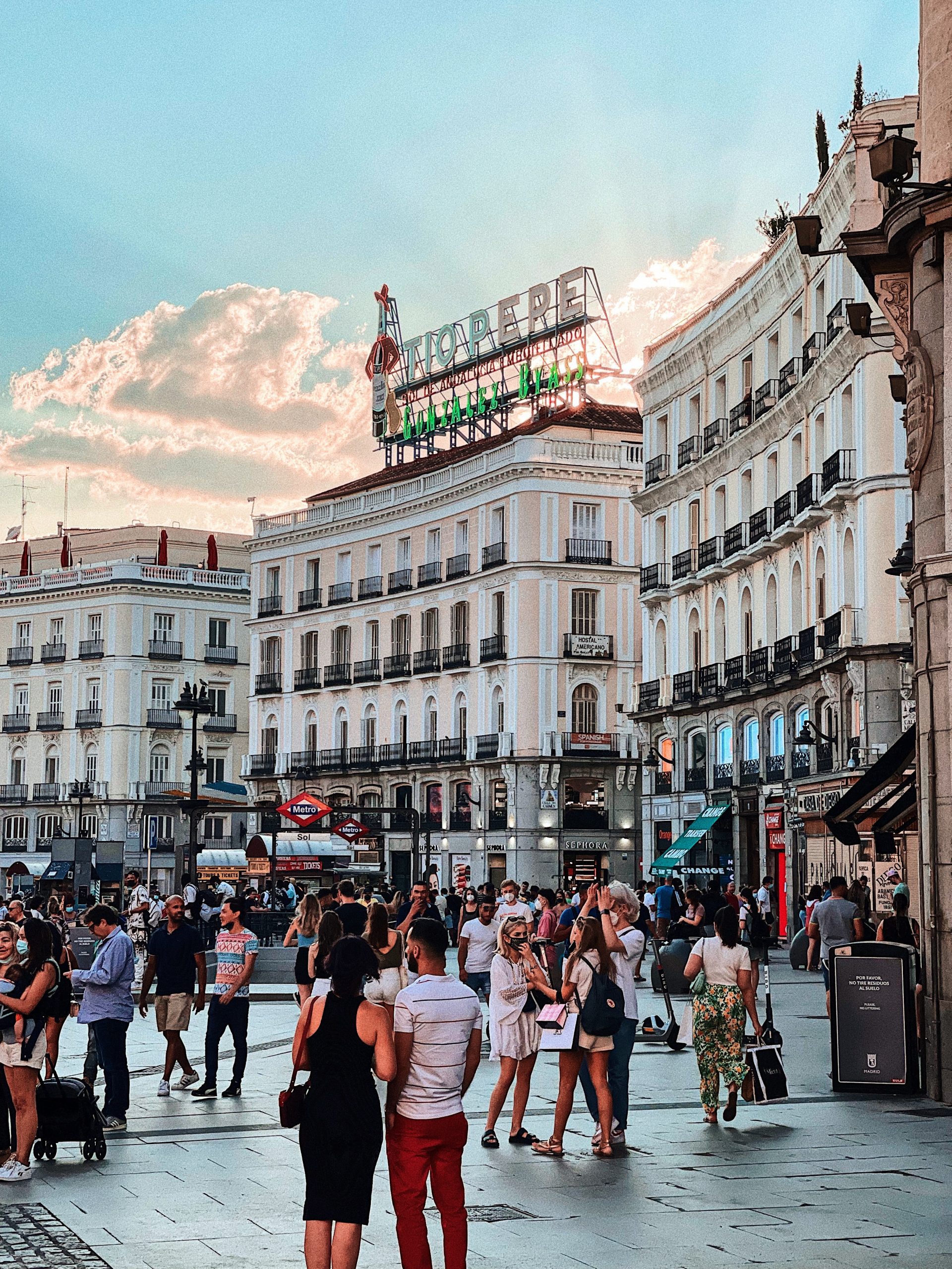 Self guided walking tour madrid sol