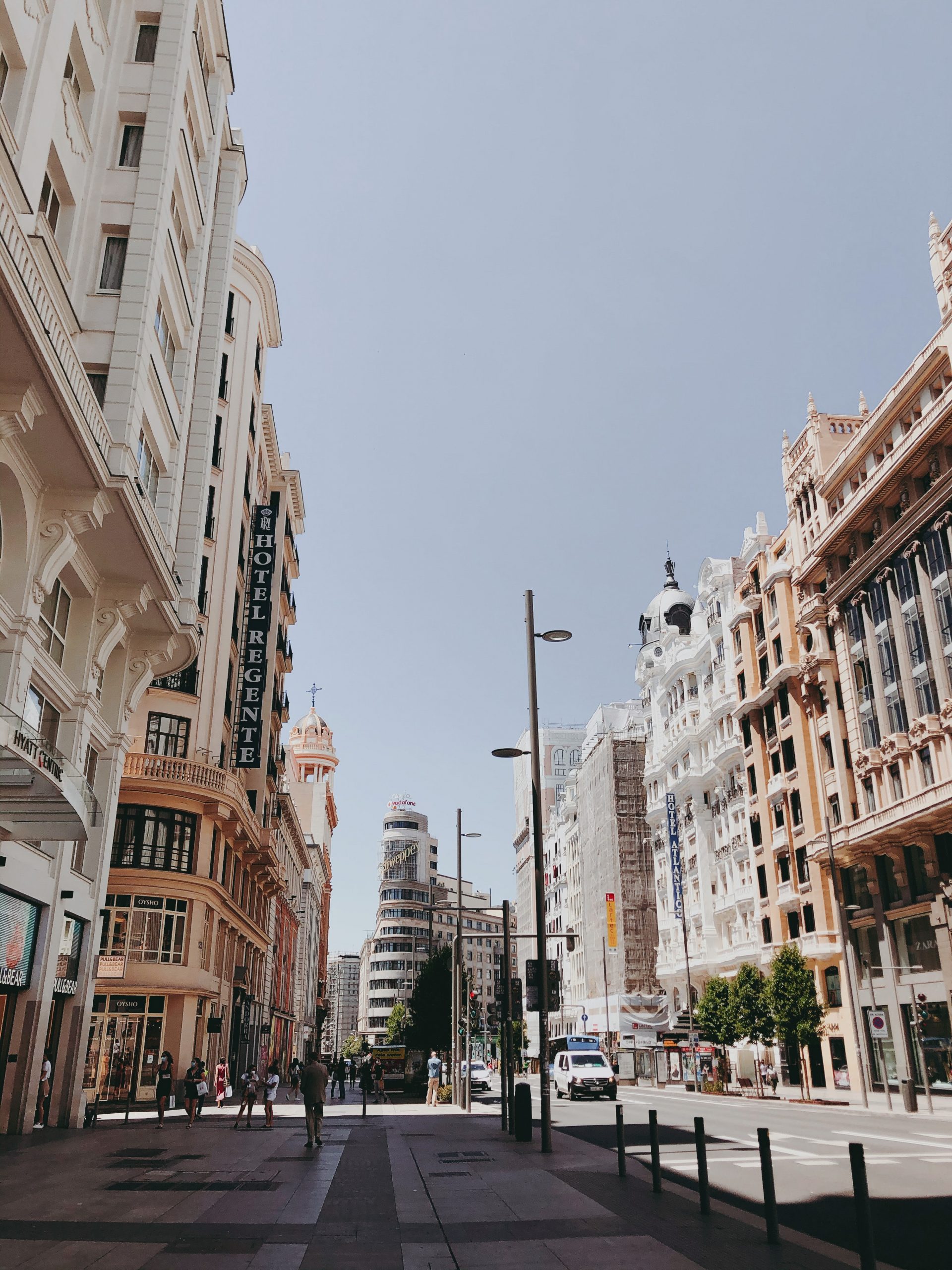 Walk through Gran Via madrid free walking tour