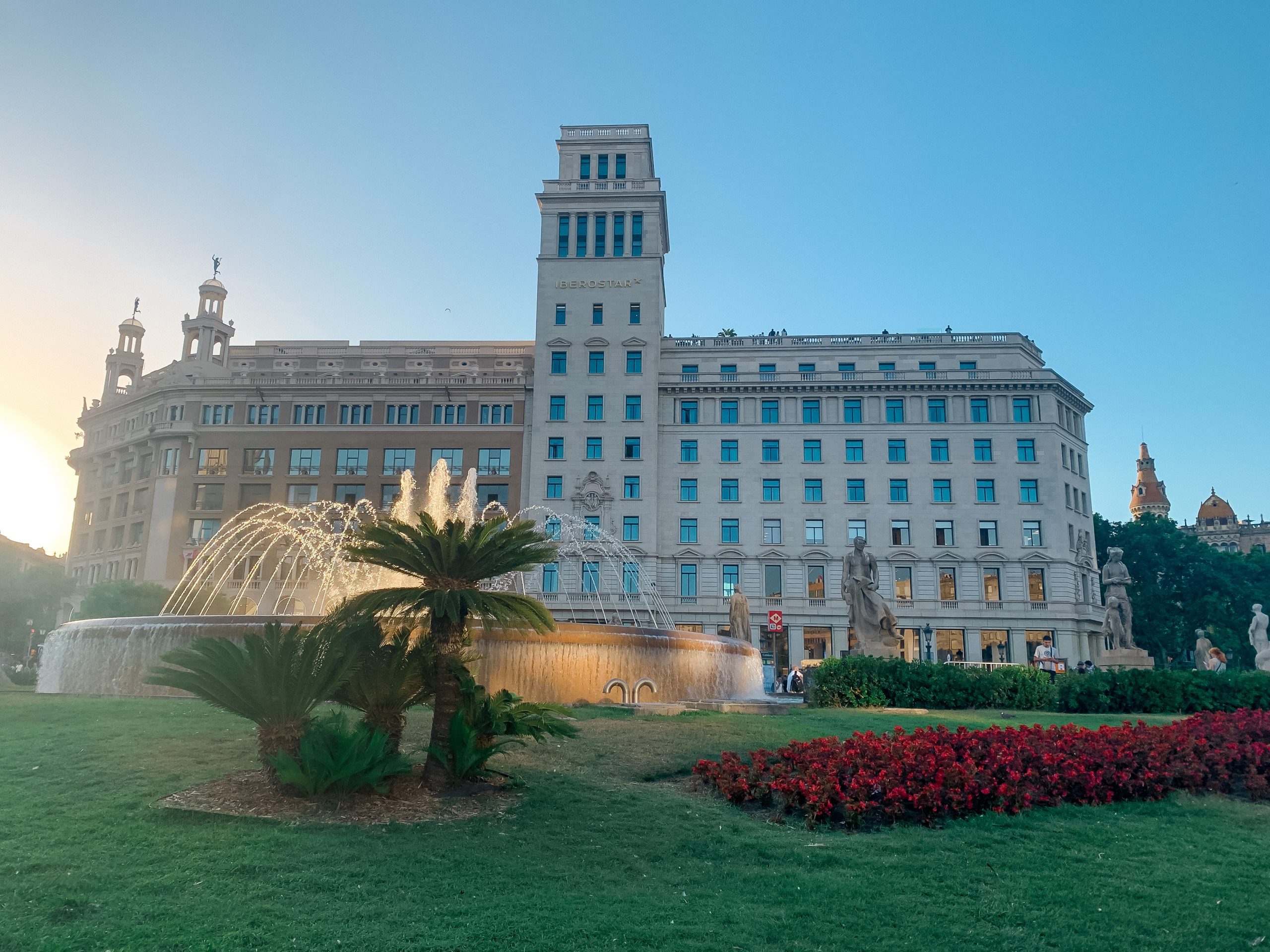 self guided walking tour barcelona plaza cataluña starting point