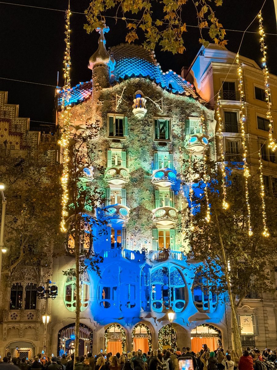 casa battlo facade with Christmas lights barcelona bucket list