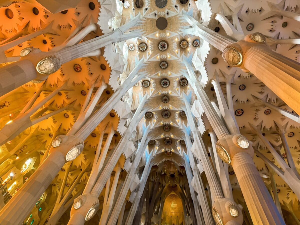 barcelona bucket list Sagrada Familia inside light