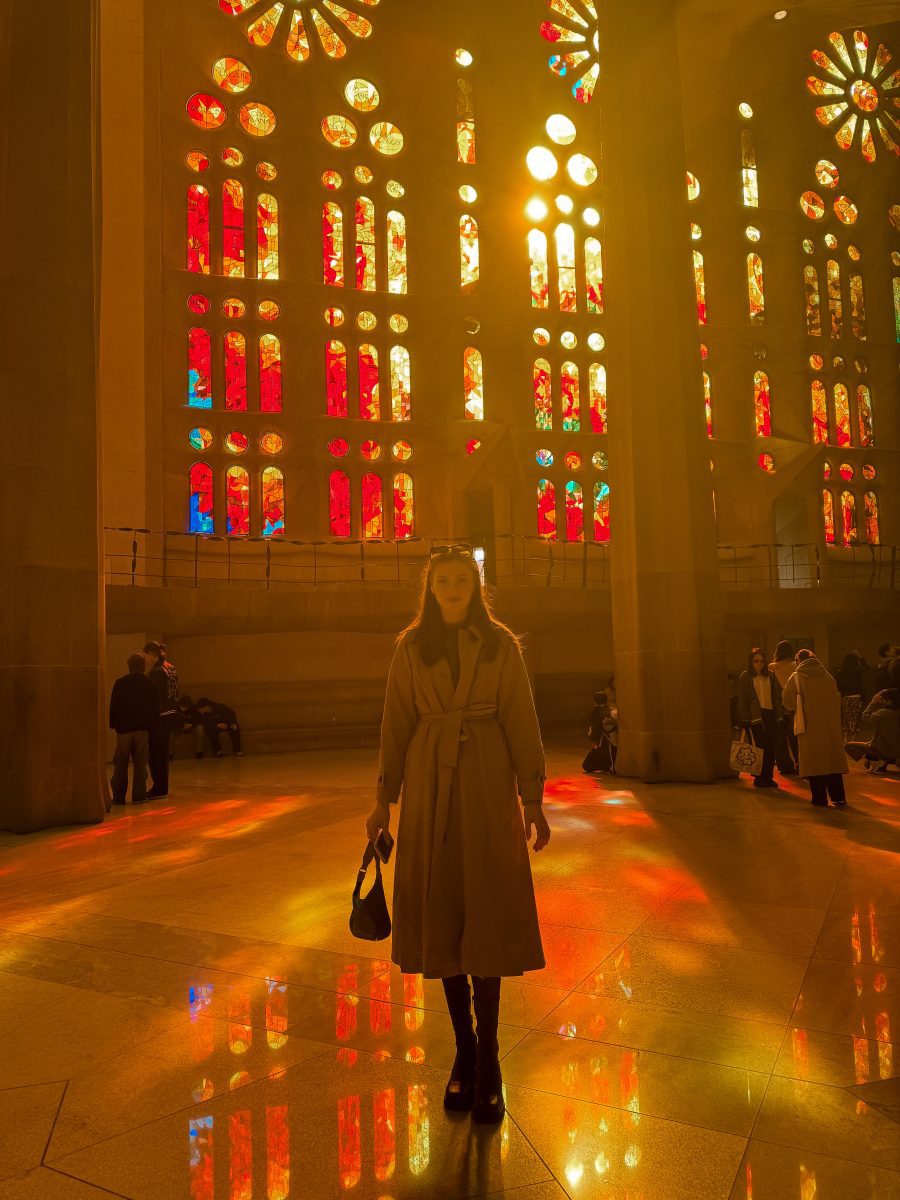 barcelona bucket list Sagrada Familia photo me barcelona at night