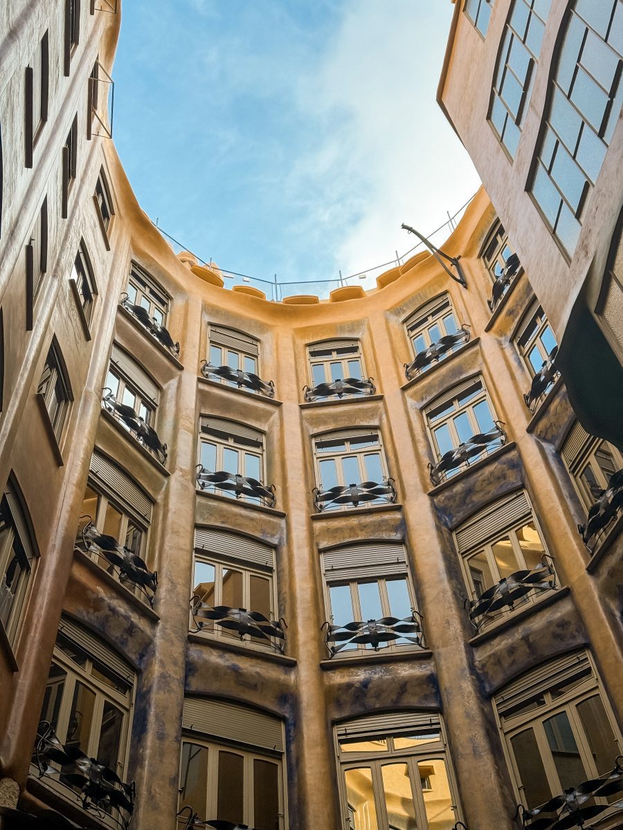 famous buildings in barcelona la pedrera