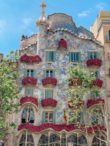 casa batllo famous buildings in barcelona 3 days in barcelona passeig de gracia fun facts about spain