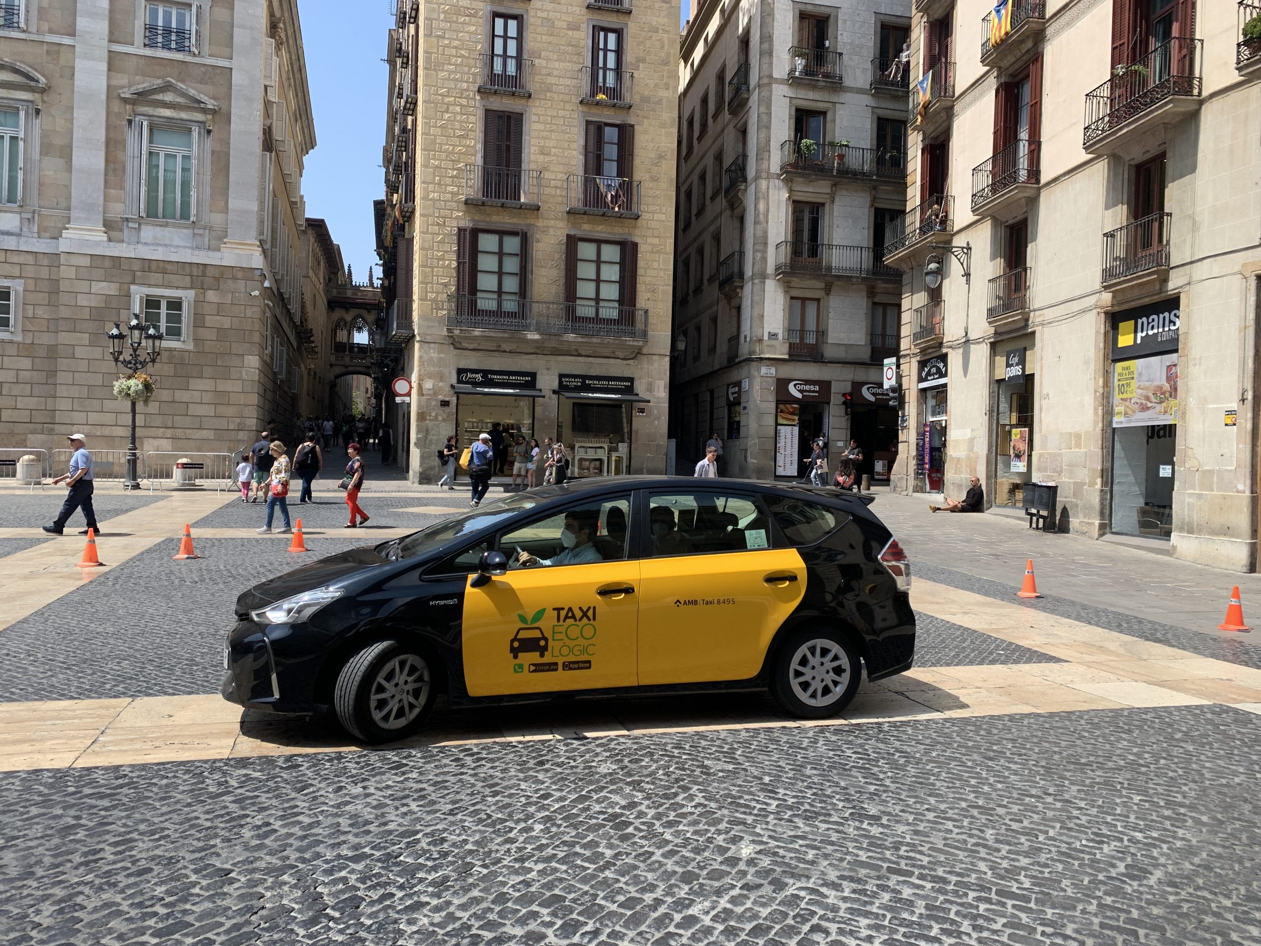 taxis in barcelona photo