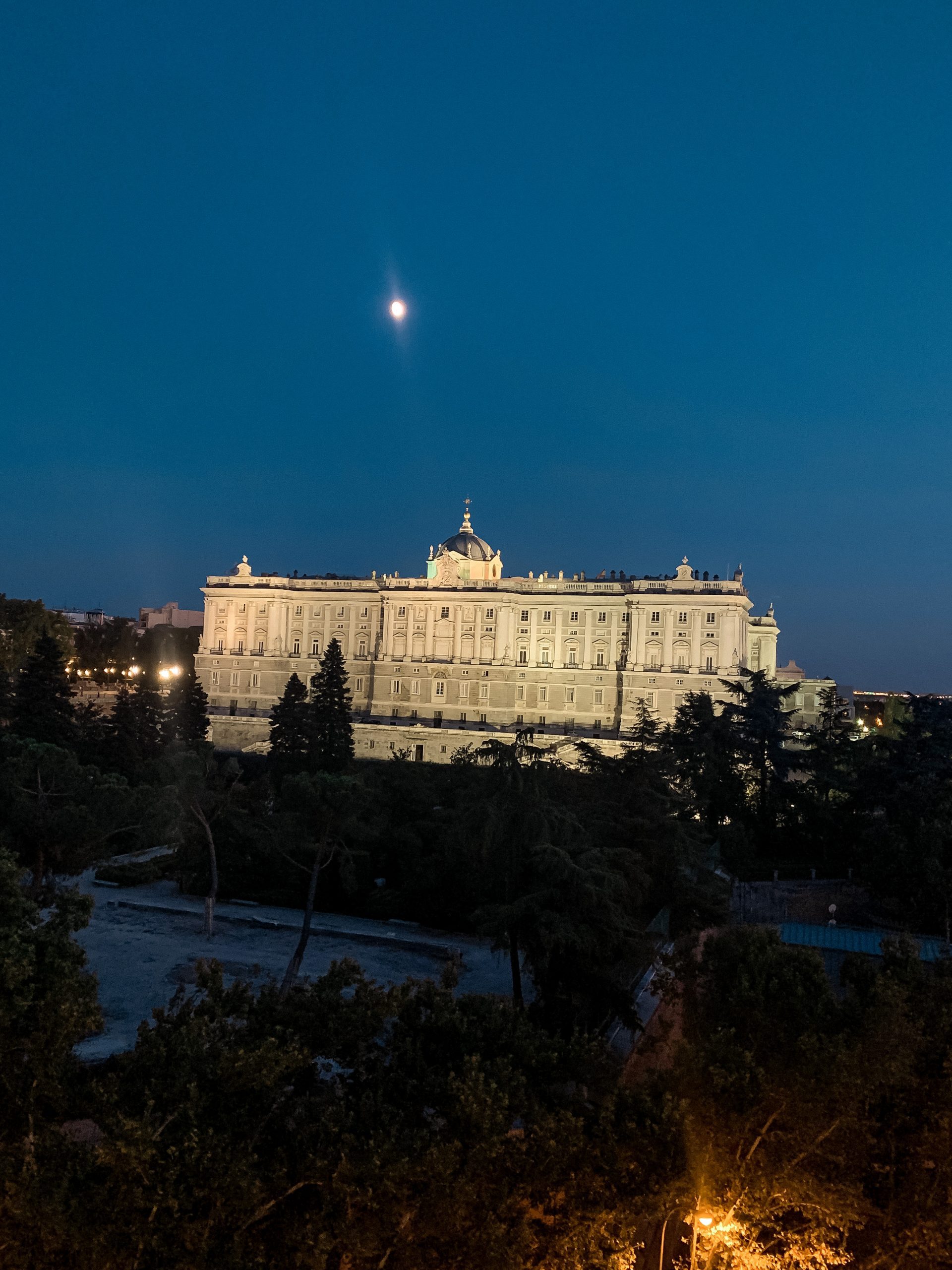 THINGS TO DO IN madrid at night roof top palace 