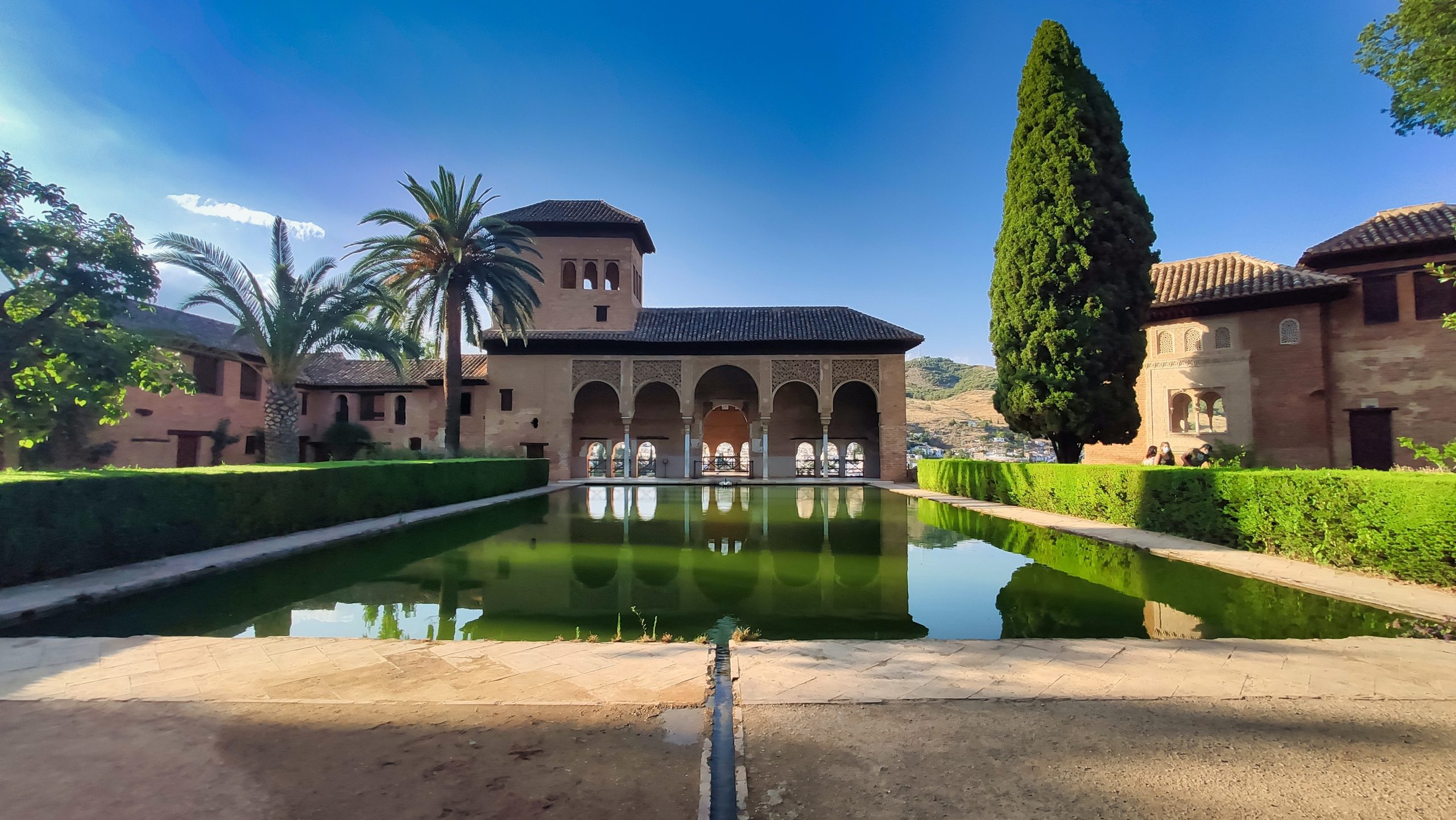 self guided walking tour granada in winter Alhambra granada in december