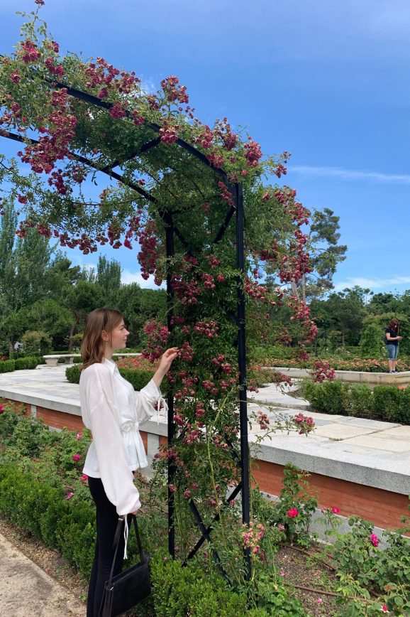 Madrid Instagram Spots El Retiro Rose Garden