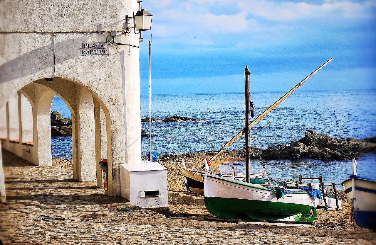 things to do in Cadaques souvenir shops